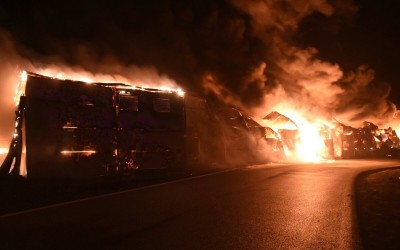 Τεράστια φωτιά στο εργοστάσιο της Skoda – Ζημιές σε χιλιάδες αυτοκίνητα