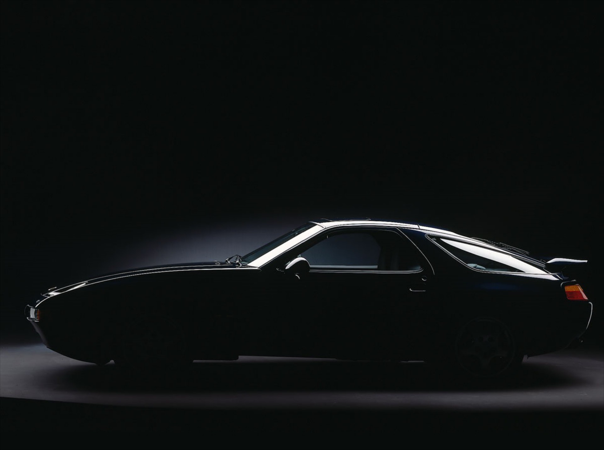 Ημέρα Αγίου Βαλεντίνου: Έτσι τη γιορτάζει η Porsche [video]