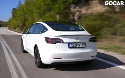 Tesla σταματά μόνο του, με τραγικές συνέπειες για τον οδηγό του