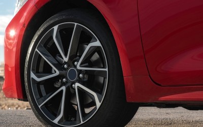 Υβριδικό οικογενειακό χωρίς τέλη κυκλοφορίας που καίει 4,5 lt/100 km – Ποιο είναι;