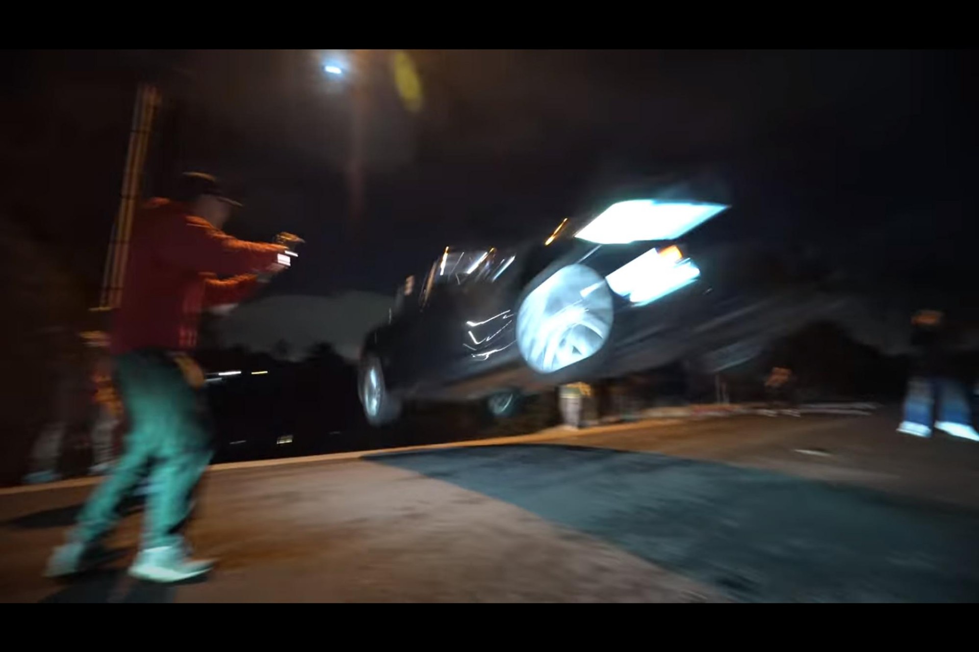 Πετάει, πετάει… το Tesla! [videos] 