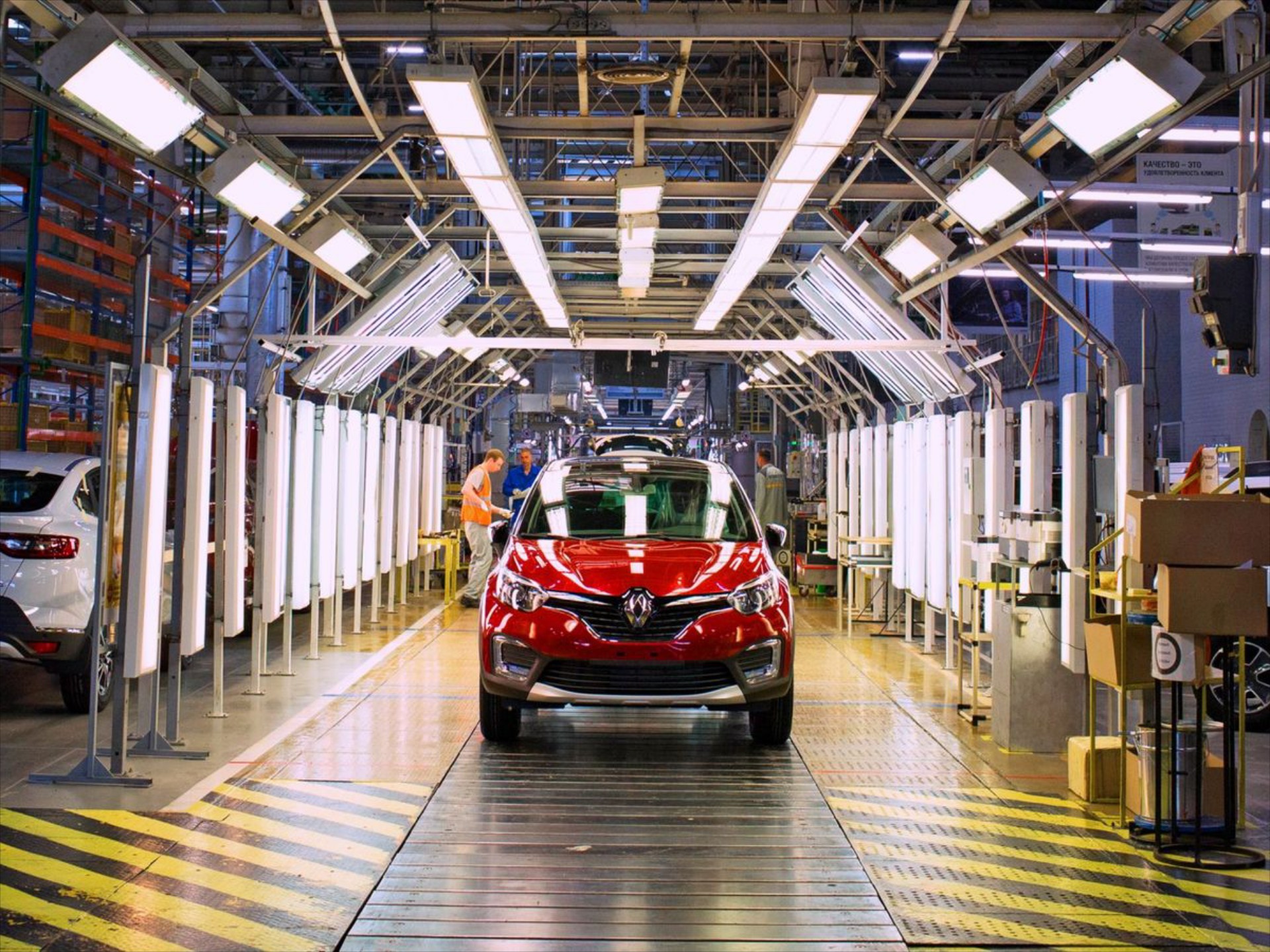 Πώς ο Ζελένσκι ανάγκασε τη Renault να κλείσει το εργοστάσιο στη Ρωσία