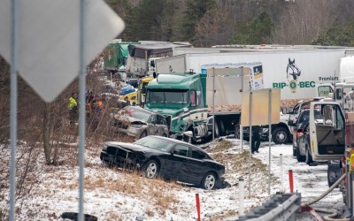 Τραγική καραμπόλα με νεκρούς και τραυματίες [video] 