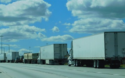 Τιμές καυσίμων: Οι οδηγοί φορτηγών προειδοποιούν για απεργία το Πάσχα