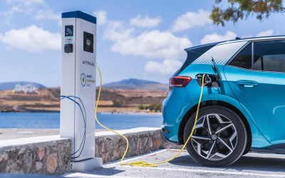 Η Volkswagen μαζεύει τα παρατημένα οχήματα της Αστυπάλαιας [video]