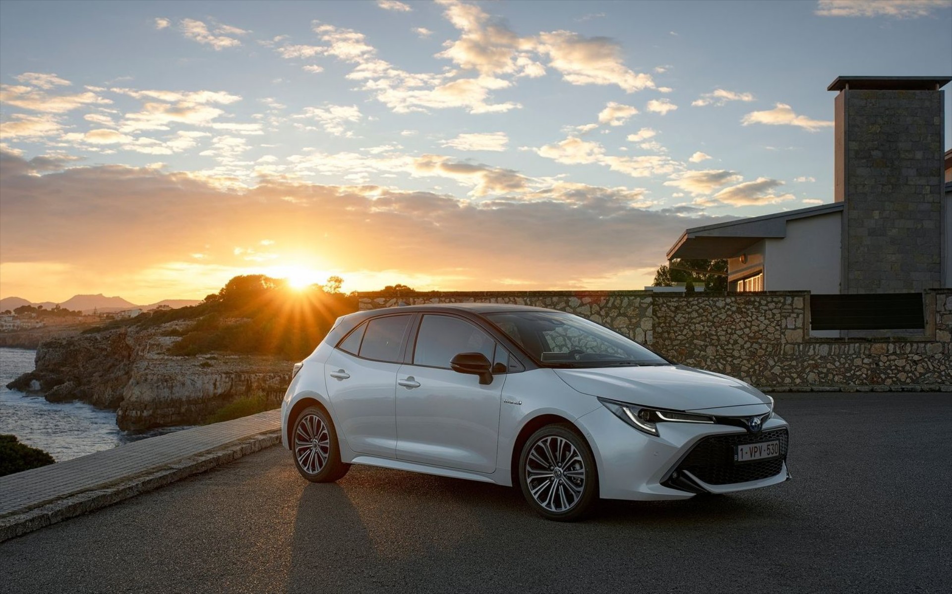 Toyota Corolla: Η τελευταία ευκαιρία για προσιτό οικογενειακό; (τιμές-εξοπλισμός)