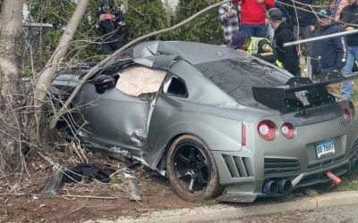 Πήγε να κάνει επίδειξη και έστειλε το Nissan GT-R σε δέντρο [video] 