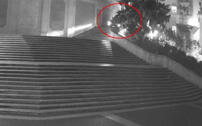 Πόσο είναι το πρόστιμο αν... κατέβεις τα σκαλιά της Piazza di Spagna με Maserati; [video]