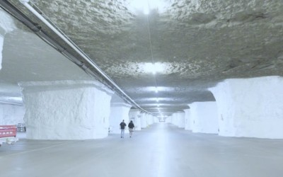 Ζεσταίνεσαι; Έλα στην υπόγεια πόλη που έχει μόνιμα 20 βαθμούς! [video]