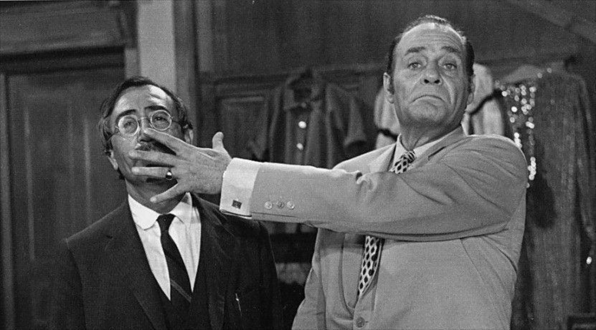 Έριξες μούντζα; Δες τι πρόστιμο σε περιμένει