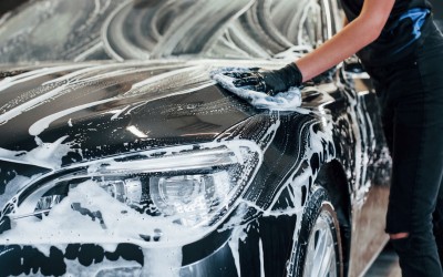 Τέλος οι διακοπές: 3 tips για σωστό καθαρισμό του αυτοκινήτου από άμμο και αλάτι