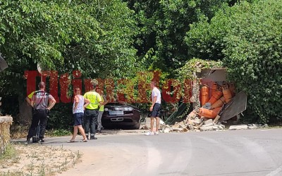 Έπεσε σε τοίχο σπιτιού με τη Bugatti του Ronaldo – Δείτε εικόνες