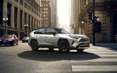 Toyota RAV4 2023: Τι καινούργιο έρχεται για τις υβριδικές του εκδόσεις;