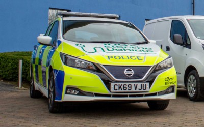 Η Αστυνομία γκρινιάζει: Τα ηλεκτρικά περιπολικά μένουν από ρεύμα! [video]