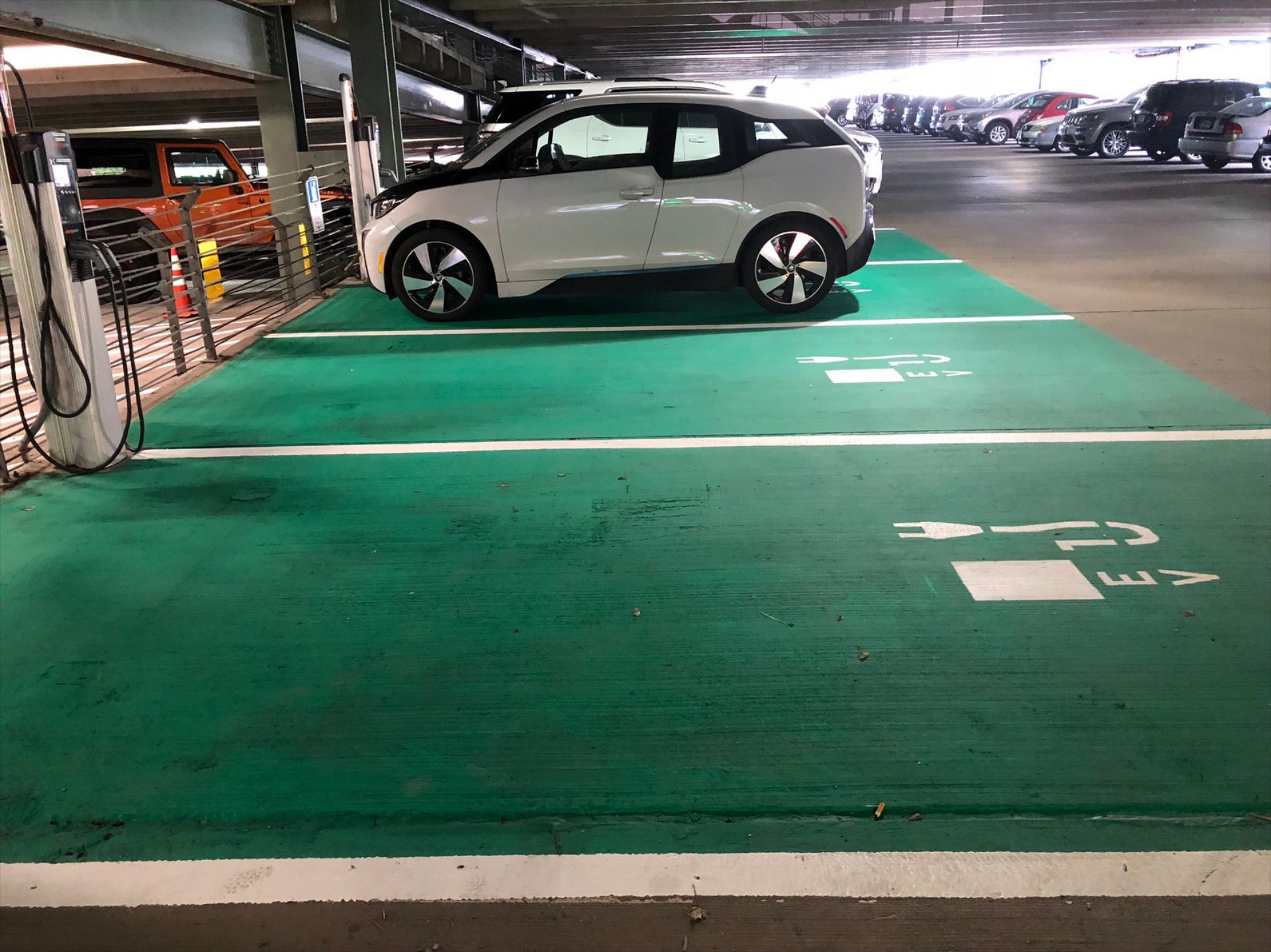 Ελλάδα και Κύπρος οι χειρότερες χώρες για τους κατόχους ηλεκτρικών αυτοκινήτων