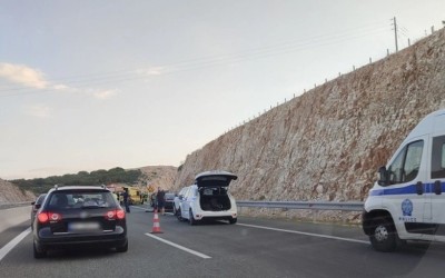 Τραγικό τροχαίο στην Ιόνια Οδό – Γονείς σκοτώθηκαν μπροστά στα παιδιά τους [εικόνες+video]