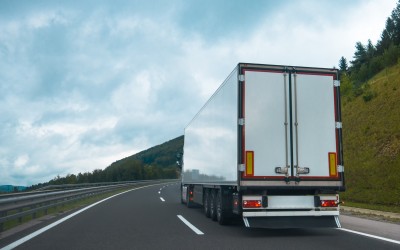 Πότε απαγορεύεται να κυκλοφορούν φορτηγά στην εθνική οδό;