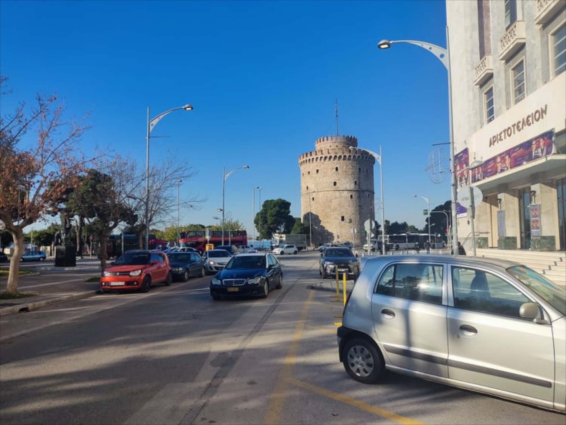 Θεσσαλονίκη: Νταής οδηγός παραβίασε το STOP και χαστούκισε γυναίκα