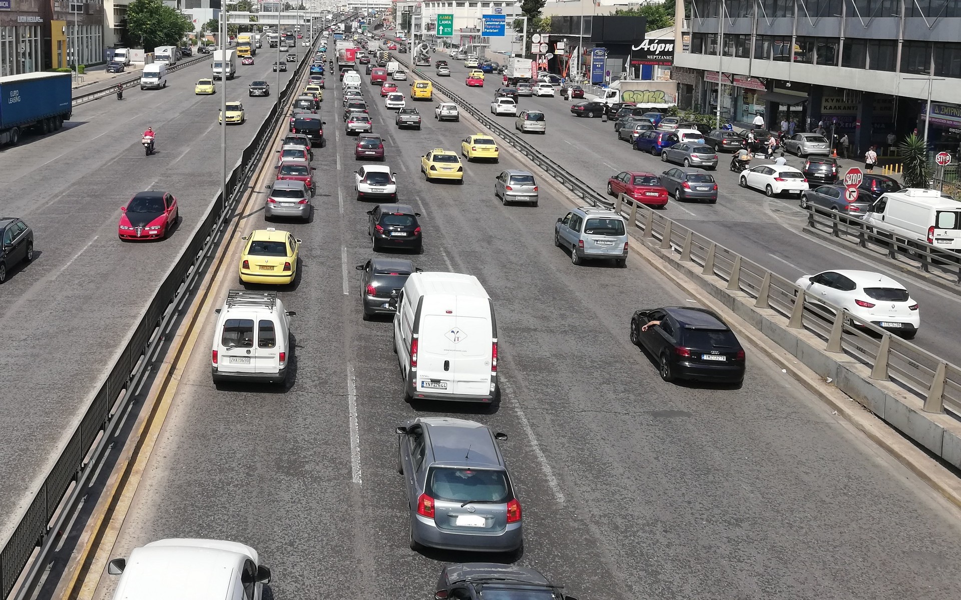 Πόσα αυτοκίνητα βγήκαν από την Αττική το τριήμερο! 