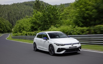 Ποια έκδοση του Volkswagen Golf έγινε η ταχύτερη όλων στο Nurburgring; [video]