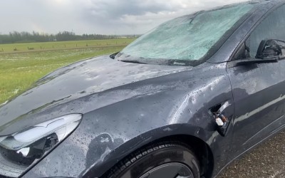 Χαλάζι καταστρέφει Tesla Model 3 – Δείτε πώς έγινε το αυτοκίνητο [video]