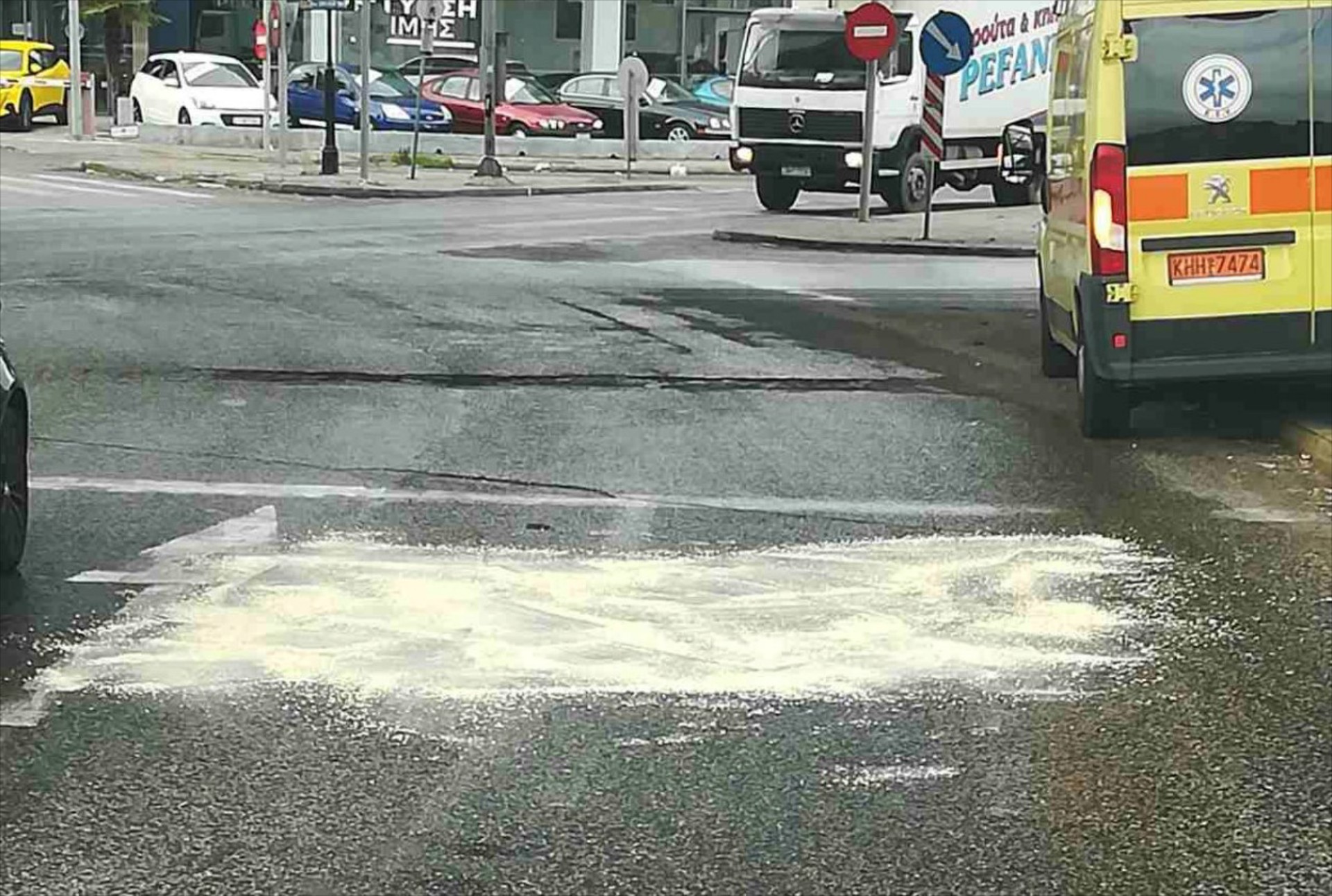 Λάδια στον δρόμο: Ξέρεις πώς τα καθαρίζουν;