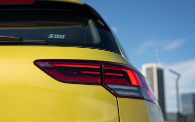 Υβριδικό οικογενειακό hatchback με αυτόματο κιβώτιο και μηδενικά Τέλη - Ποιο είναι;