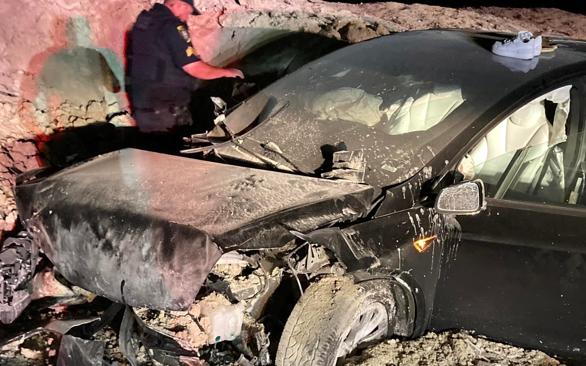 Οικογένεια τράκαρε με Tesla με 160 km/h – Σώθηκαν όλοι από θαύμα [video]