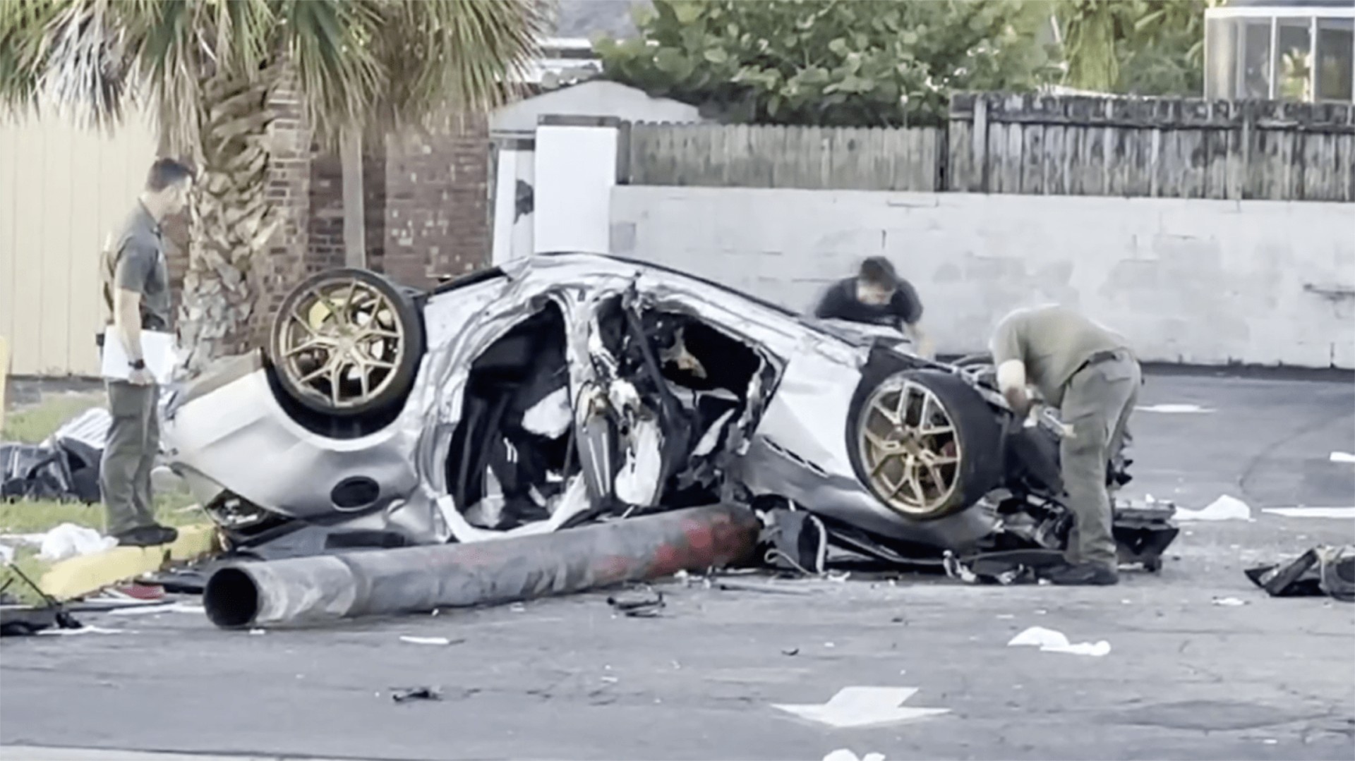 Έκλεψαν Maserati και τράκαραν με 200 km/h – Ένας νεκρός και 2 σοβαρά τραυματίες [video]