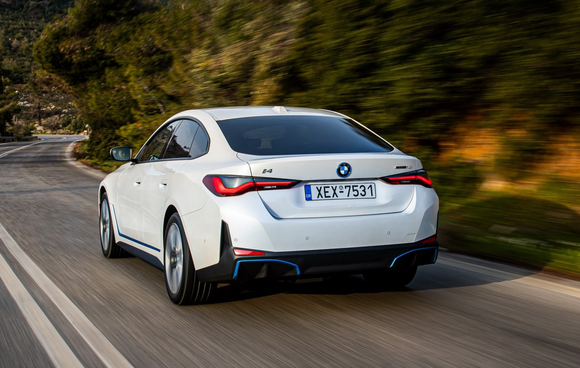 Ποιες πινακίδες κυκλοφορίας έχουν 12 αστέρια;