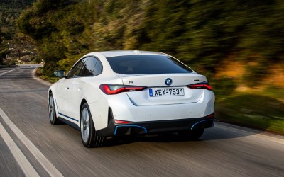 Ποιες πινακίδες κυκλοφορίας έχουν 12 αστέρια;