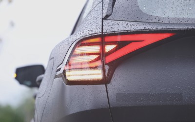 Υβριδικό oικογενειακό SUV 150 ίππων με 591 lt χώρο αποσκευών και τιμή 30.990 € - Ποιο είναι;