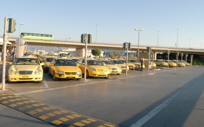 Οδηγοί TAXI: Ζητάνε 300 €/μήνα και λιγότερους φόρους – Πότε θα κάνουν απεργία