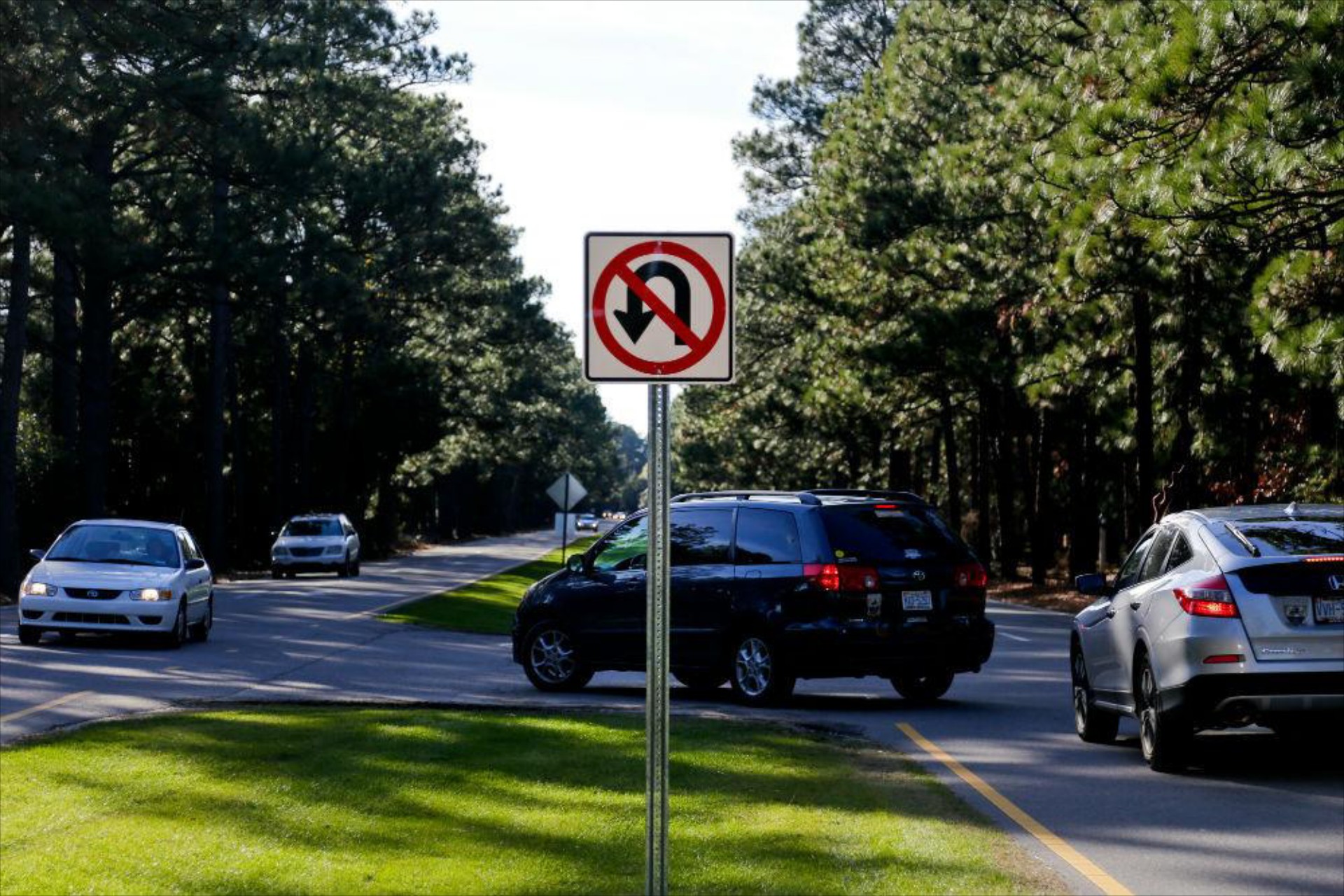 Ποιο είναι το πρόστιμο για αναστροφή - Γιατί θα πληρώσω 700 ευρώ όταν ΔΕΝ υπάρχει πινακίδα;