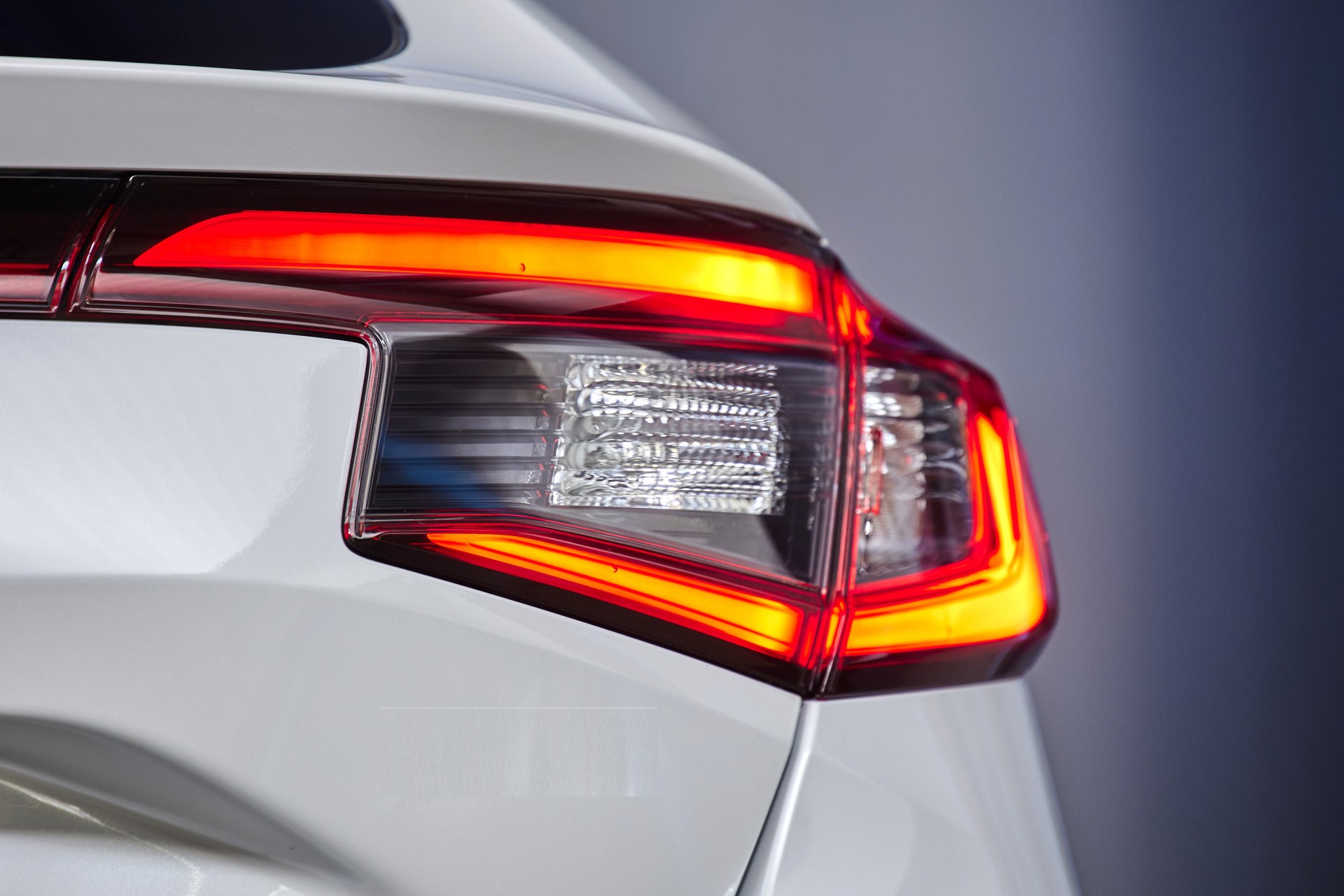 Premium υβριδικό οικογενειακό 184 ίππων με 4,7 lt/100km και μηδενικά Τέλη – Ποιο είναι;