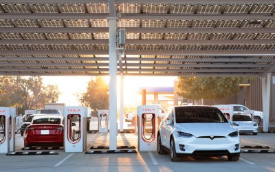 Κι άλλοι Tesla Superchargers ανοίγουν για όλα τα ηλεκτρικά αυτοκίνητα