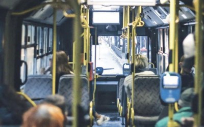 Αθήνα: Λεωφορείο τράκαρε με ΙΧ – 10 τραυματίες [video]