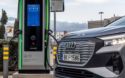 Άνοιξε η κρατική εφαρμογή reCharge – Δες online τα δημόσια σημεία φόρτισης στην Ελλάδα