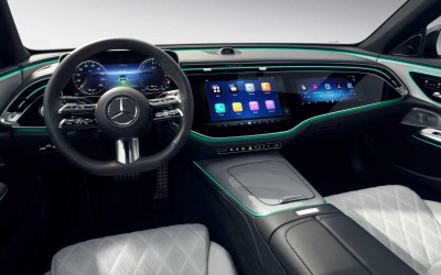 Απίθανο! Έβαλαν TikTok και selfie κάμερα στη νέα Mercedes E-Class