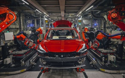 Tesla: Επαναστατικός τρόπος παραγωγής, για φτηνότερα ηλεκτρικά! [video]