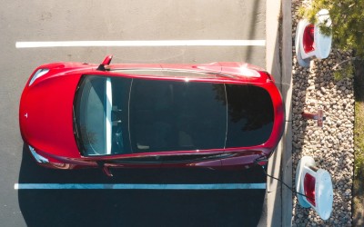 Πού μπαίνει ο πρώτος Tesla Supercharger 4ης γενιάς; [video]