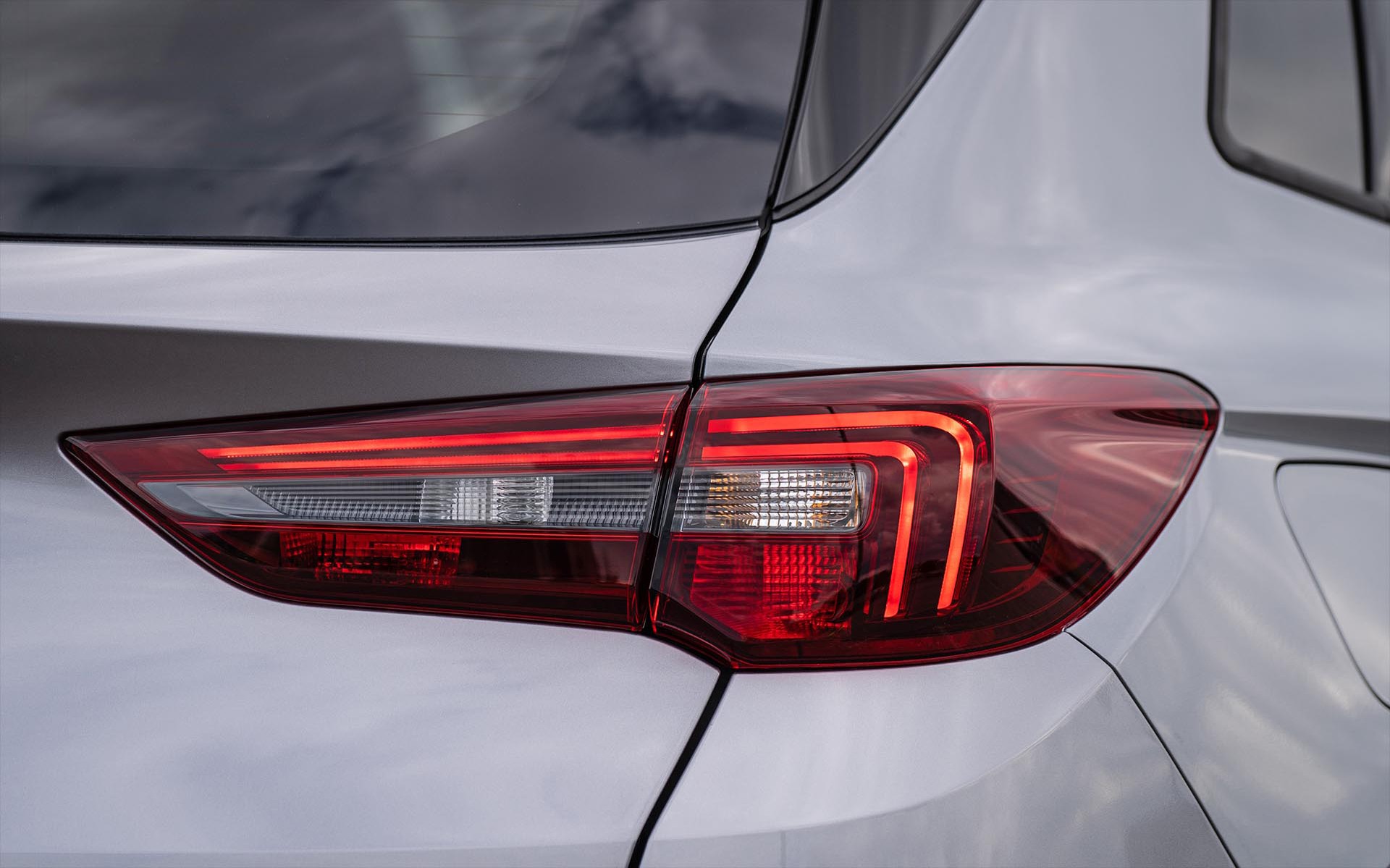 Οικογενειακό SUV με 130 ίππους, πορτμπαγκάζ 514 lt και κατανάλωση 6,1 lt/100 km - Ποιο είναι;