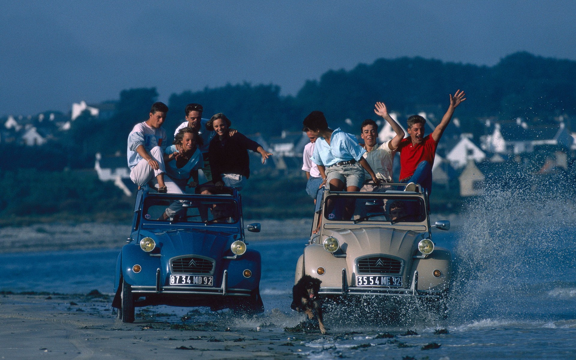 Ατέλειωτες ώρες διασκέδασης χαρίζει ακόμα το Citroen 2 CV