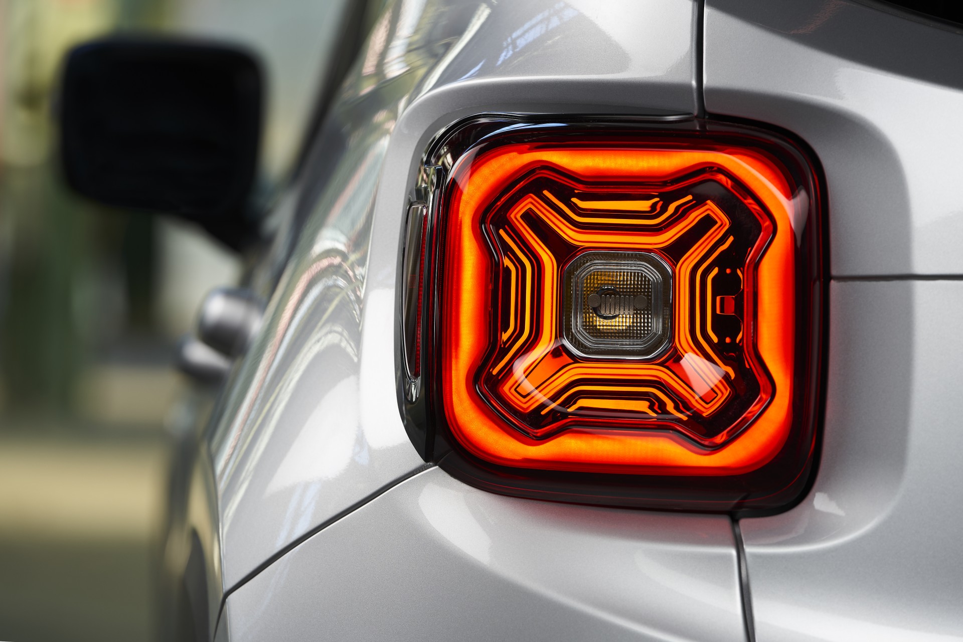 Υβριδικό B-SUV με 240 ίππους, κατανάλωση 1,9 lt/100 km και μηδενικά Τέλη – Ποιο είναι;