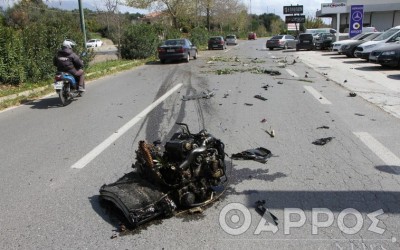 Καλαμάτα: Σοκαριστικό τροχαίο με Golf – Εκσφενδονίστηκε ο κινητήρας [video]
