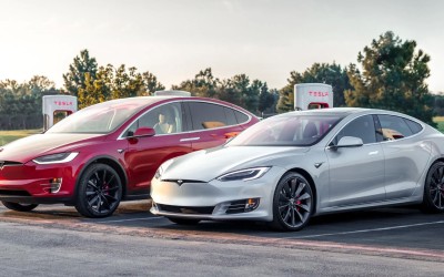 Elon Musk: Η Tesla θα πουλήσει ακόμα και χωρίς κέρδος τα αυτοκίνητά της