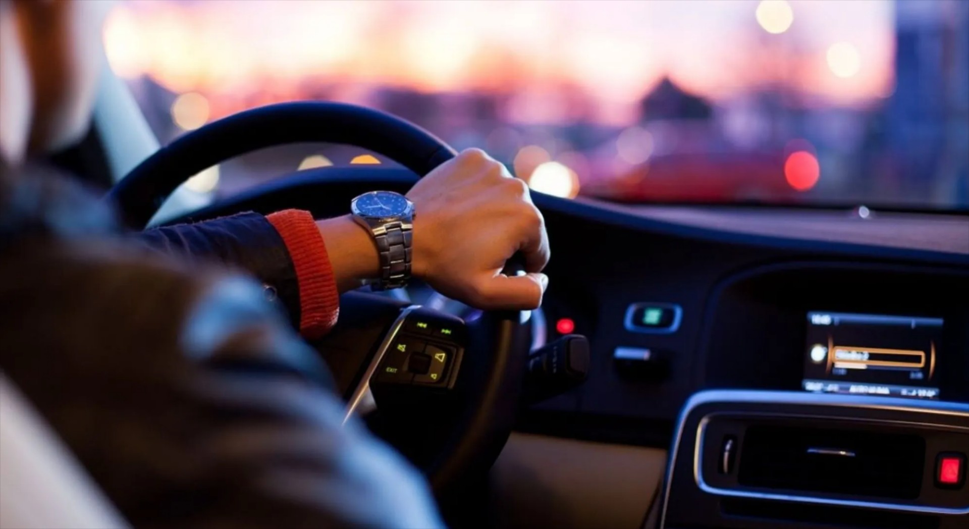 Οι 10+1 επικίνδυνες συνήθειες στο αυτοκίνητο που οδηγούν σε ατύχημα