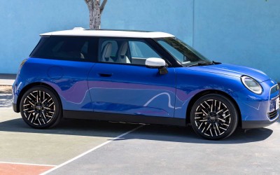 Νέο MINI: Τι μπαταρίες και μοτέρ έχουν τα ηλεκτρικά Cooper E και SE