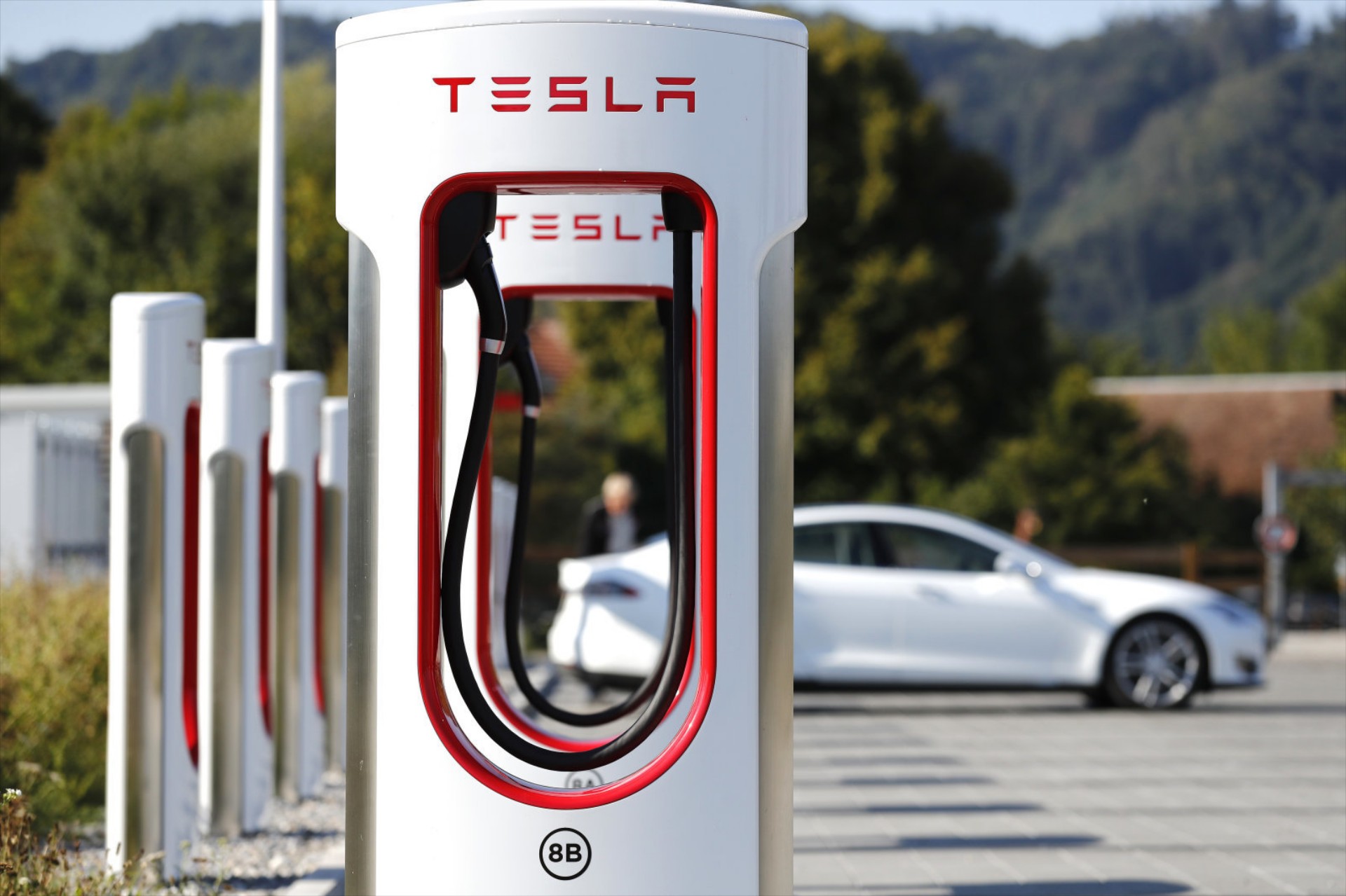 Νέος Tesla Supercharger στην Ελλάδα: Πού φτιάχνεται, πότε θα είναι έτοιμος
