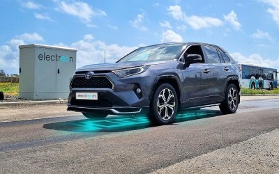 Ηλεκτρικό αυτοκίνητο έκανε 2.000 km φορτίζοντας ασύρματα από την άσφαλτο! [video]